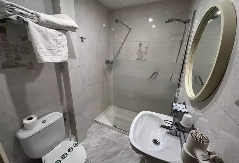 Pension Hostal Tarres