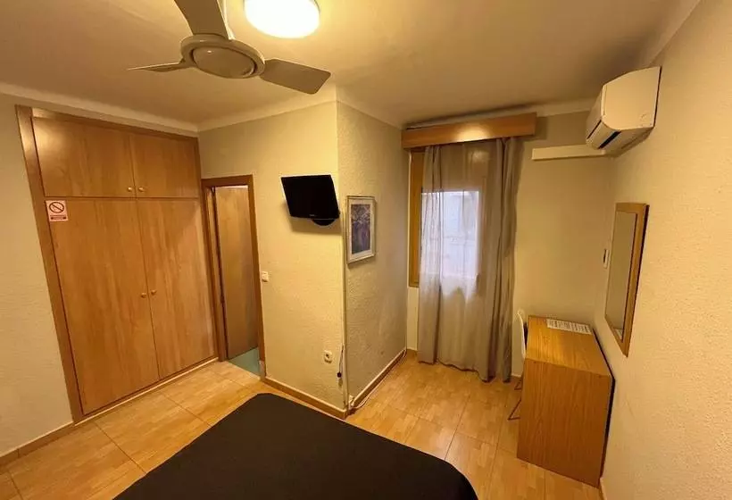 Pension Hostal Tarres