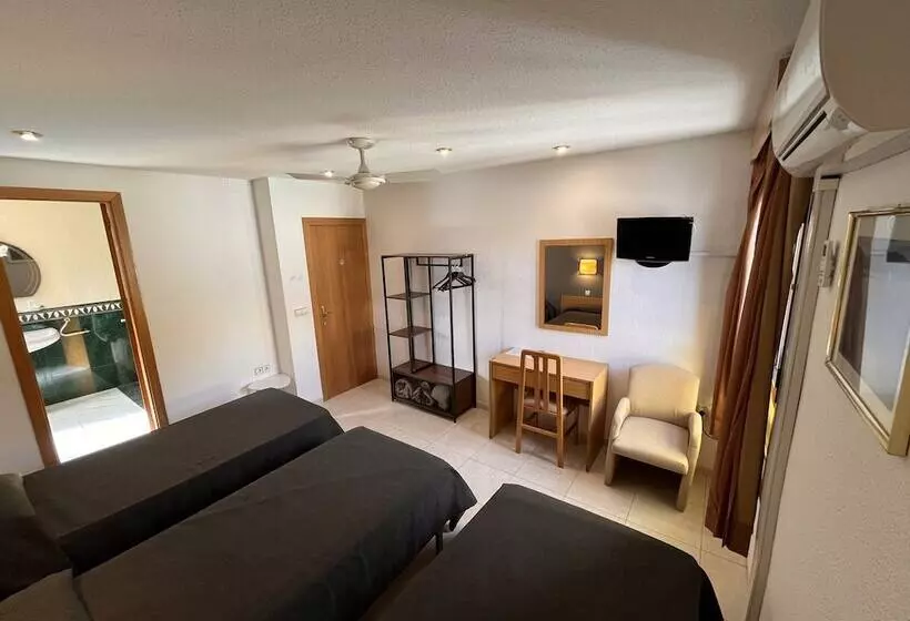 Pension Hostal Tarres