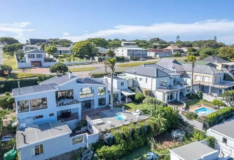 Majatalo The Lookout Guest House