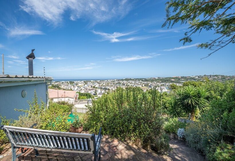 פנסיון The Lookout Guest House