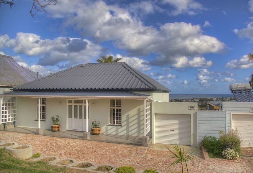 פנסיון The Lookout Guest House