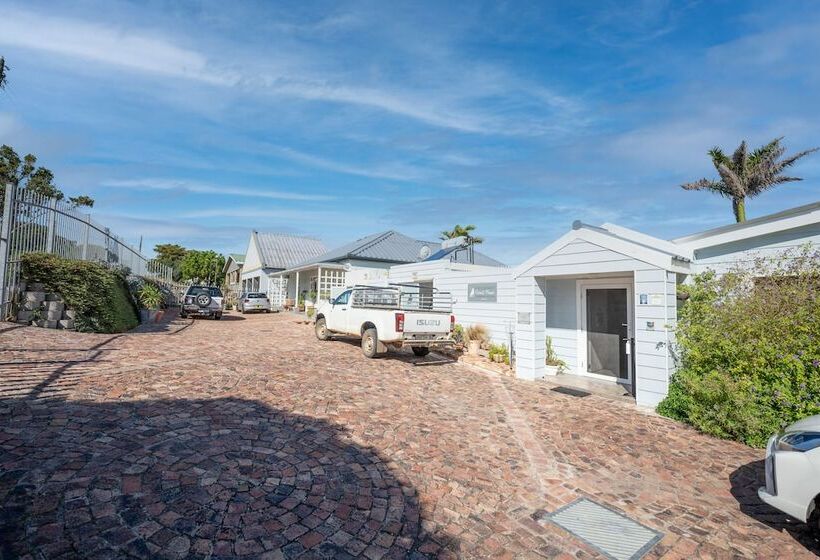 פנסיון The Lookout Guest House