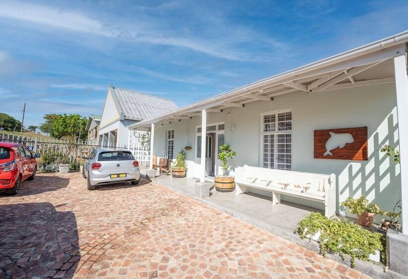 פנסיון The Lookout Guest House