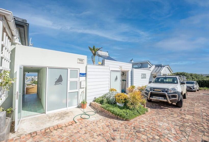 פנסיון The Lookout Guest House