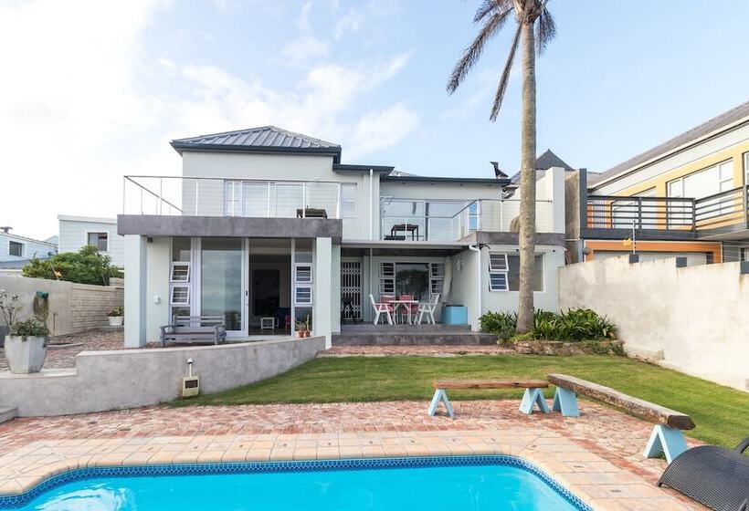 פנסיון The Lookout Guest House