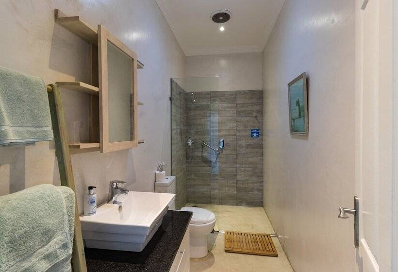 פנסיון The Lookout Guest House