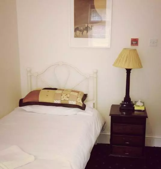 ペンション The Royal Standard Guest House