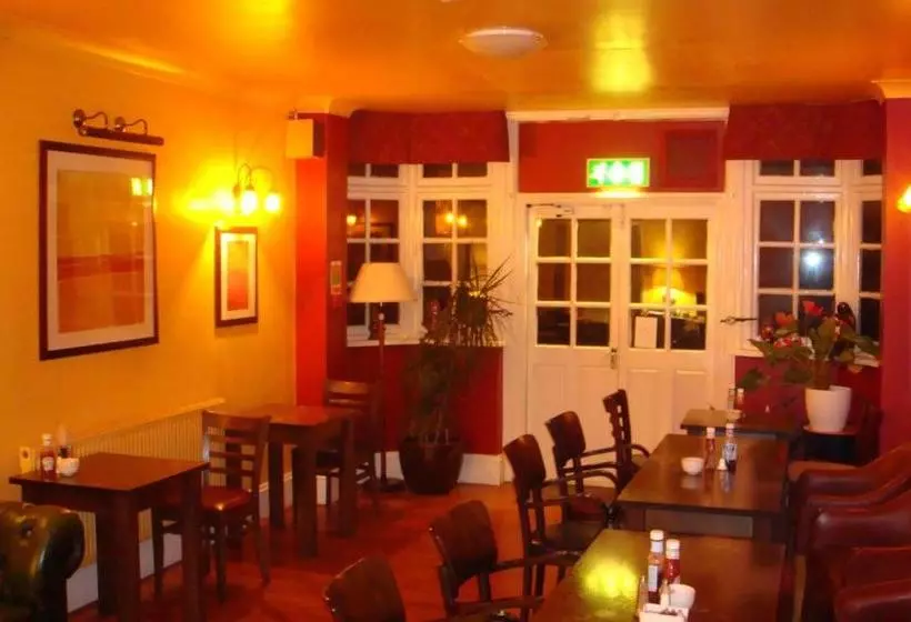 ペンション The Royal Standard Guest House