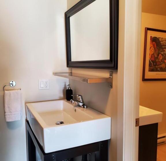 Общежитие Orange Bistro