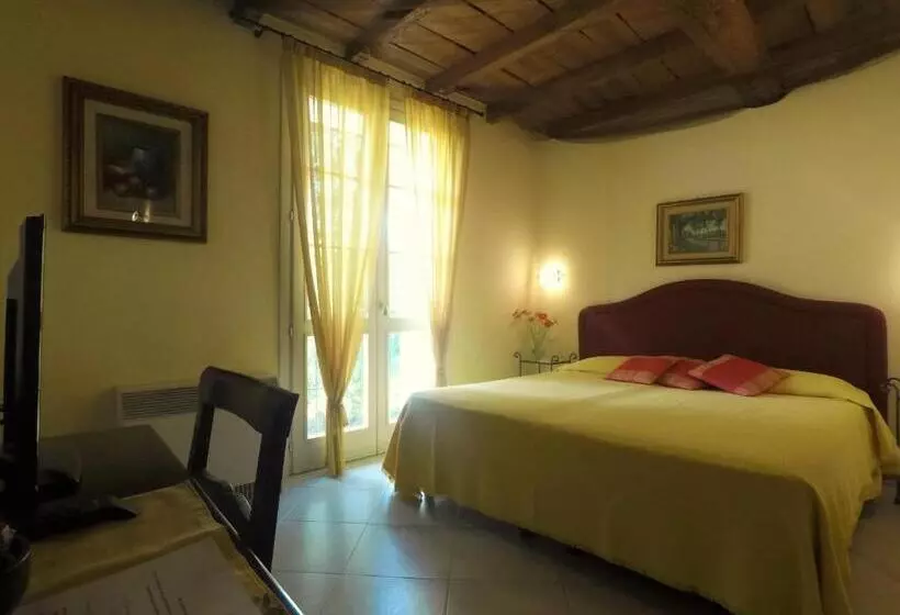 Hotelli Agriturismo Fattoria Corte Roeli