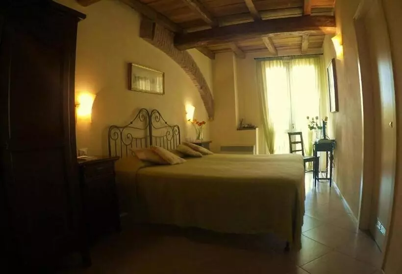 Hotelli Agriturismo Fattoria Corte Roeli