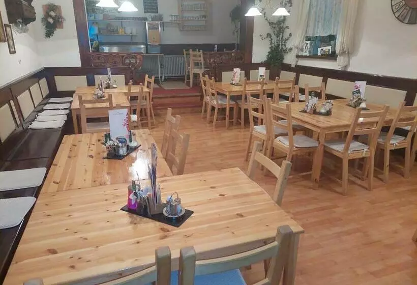 ペンション Gasthof Zur Post