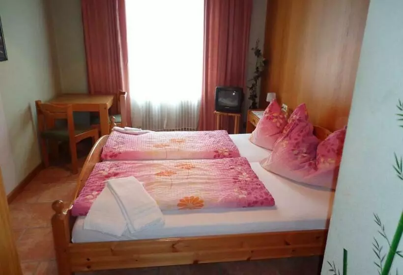 ペンション Gasthof Zur Post