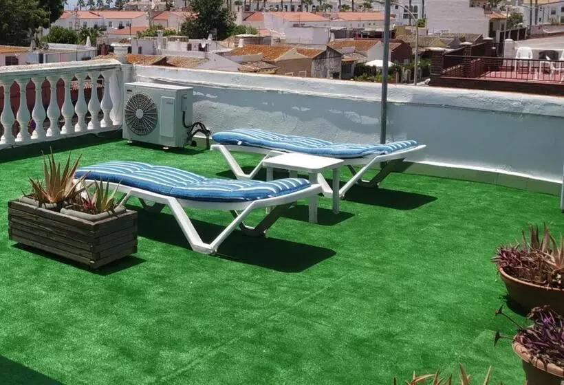 ペンション Hostal Cabrera