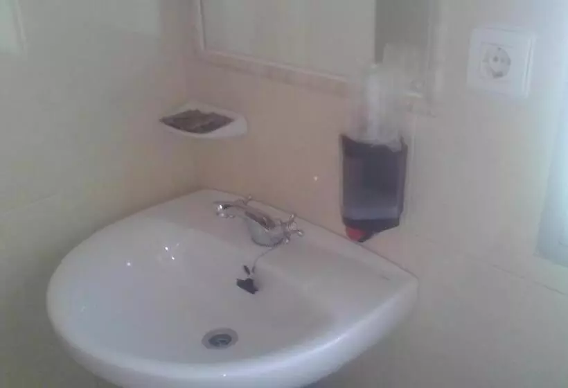 ペンション Hostal Cabrera