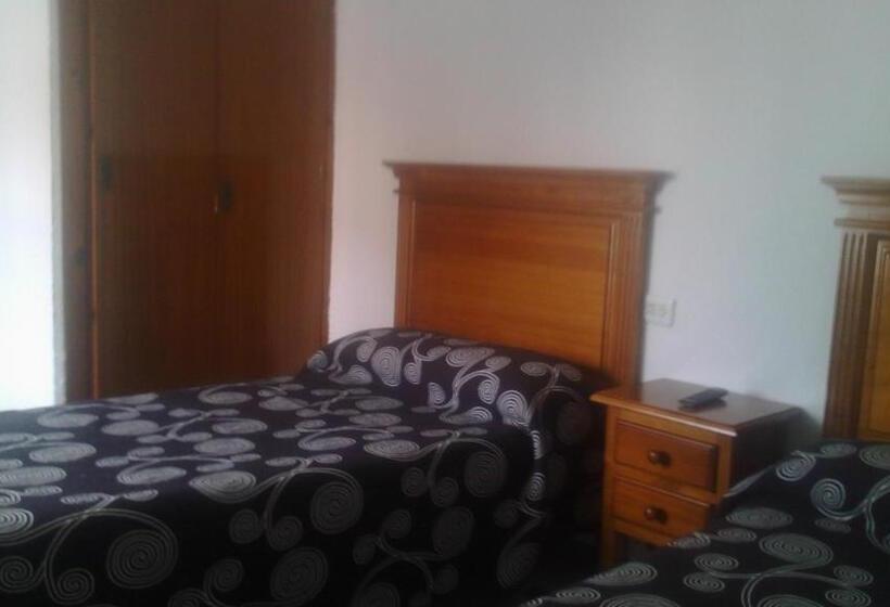 پانسیون Hostal Cabrera