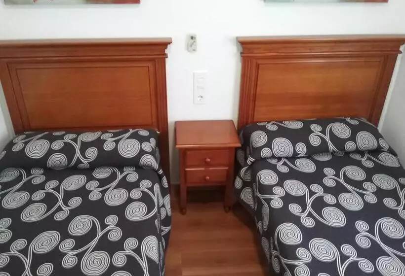 ペンション Hostal Cabrera