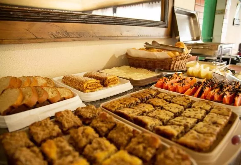 ペンション Pousada éphira