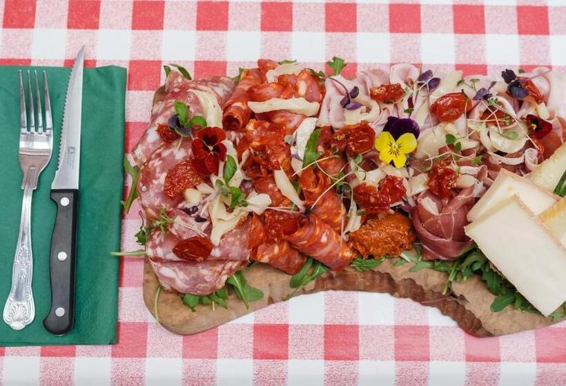 פנסיון The Limes