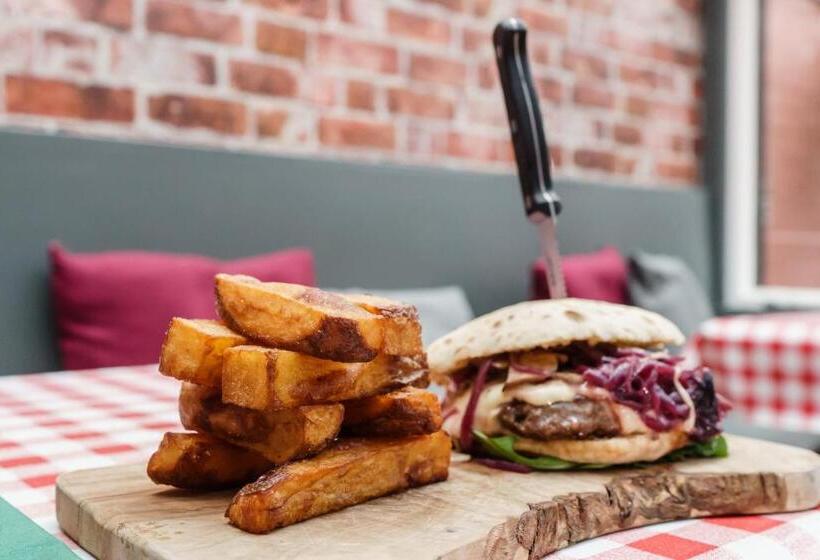 פנסיון The Limes