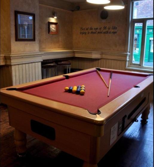 فندق صغير The Crown & Anchor