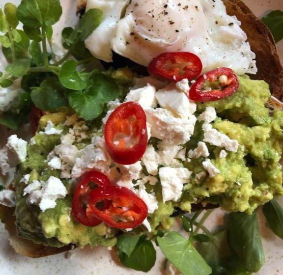 فندق صغير The Crown & Anchor