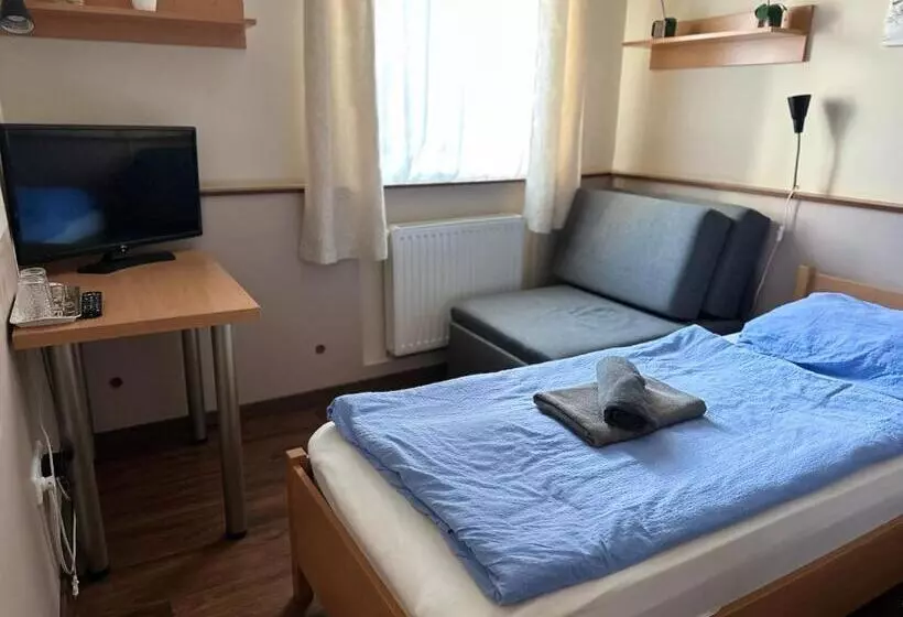 Gyarmati Panzió & étterem