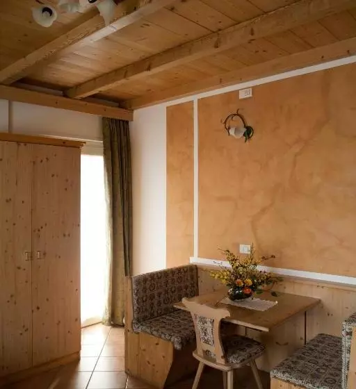 ホテル Agritur Scoiattolo