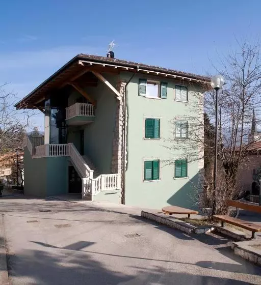 ホテル Agritur Scoiattolo