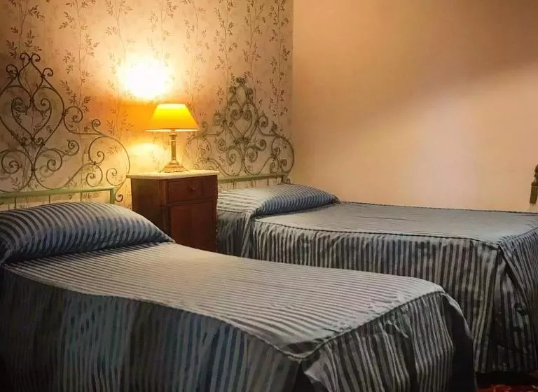 هتل Agriturismo Le Ginestruzze