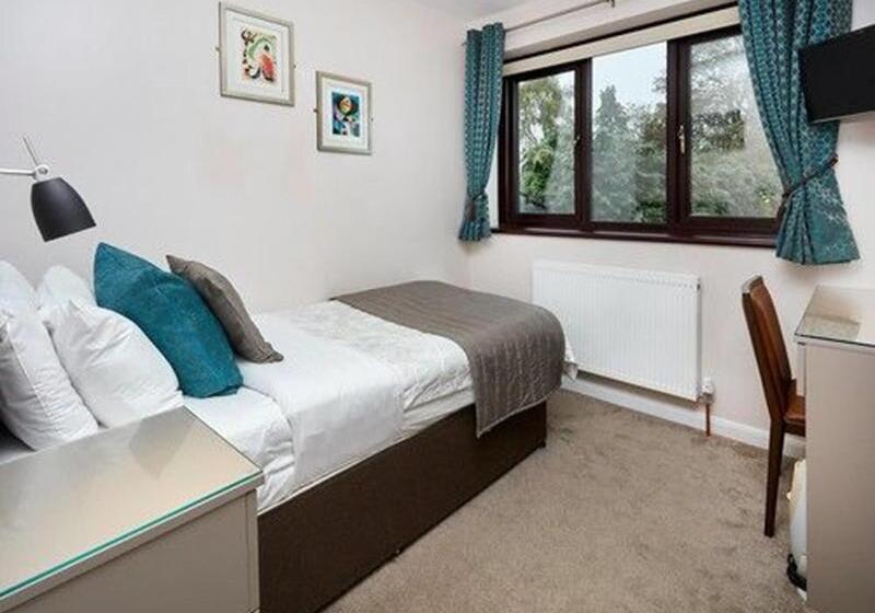 بنسيون Conifers Guest House