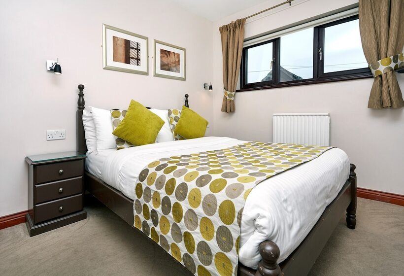 بنسيون Conifers Guest House