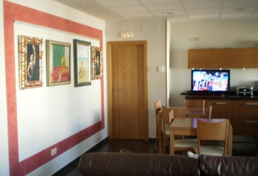 بنسيون Hostal Rica Posada