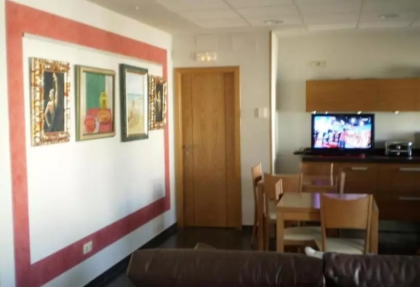 پانسیون Hostal Rica Posada