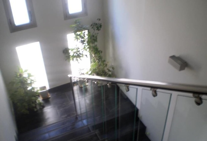 بنسيون Hostal Rica Posada