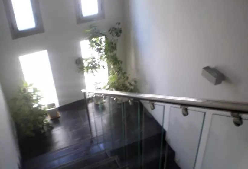 پانسیون Hostal Rica Posada