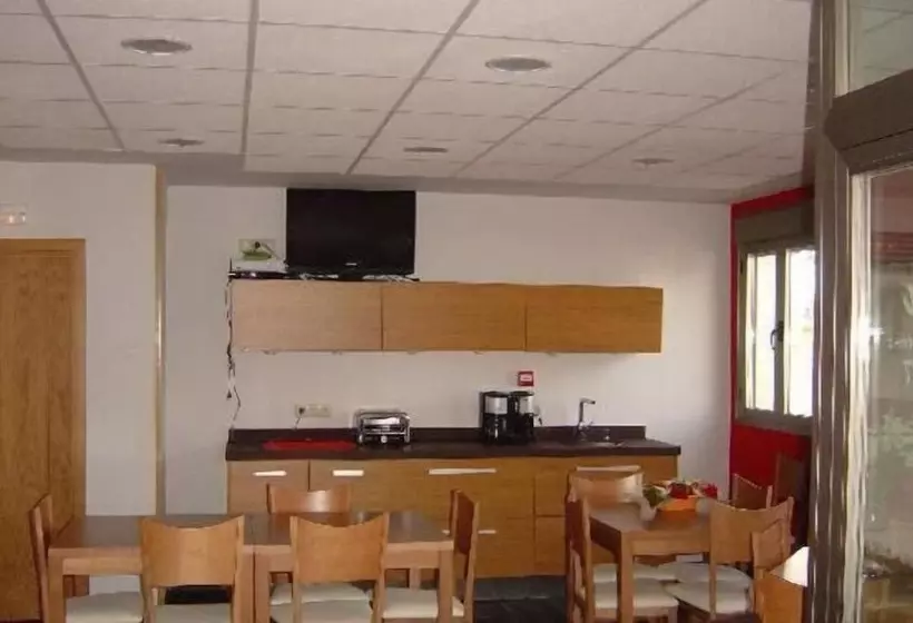 پانسیون Hostal Rica Posada