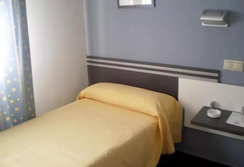 پانسیون Hostal Rica Posada