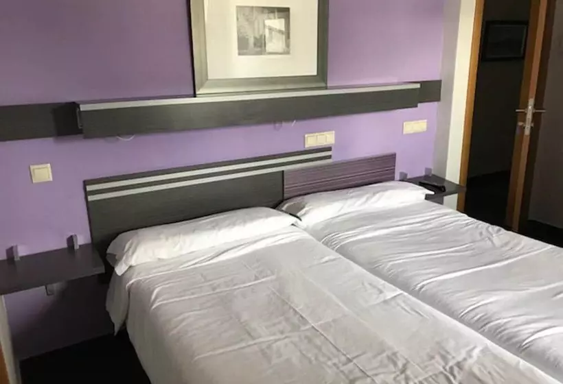 پانسیون Hostal Rica Posada