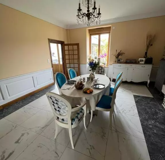 ペンション La Salmonière