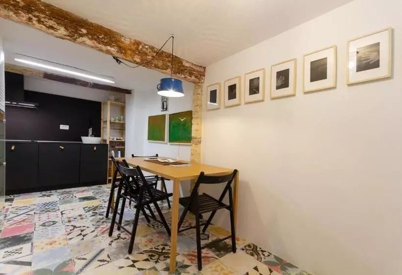 پانسیون Little Tower With Terrace By Locap Group