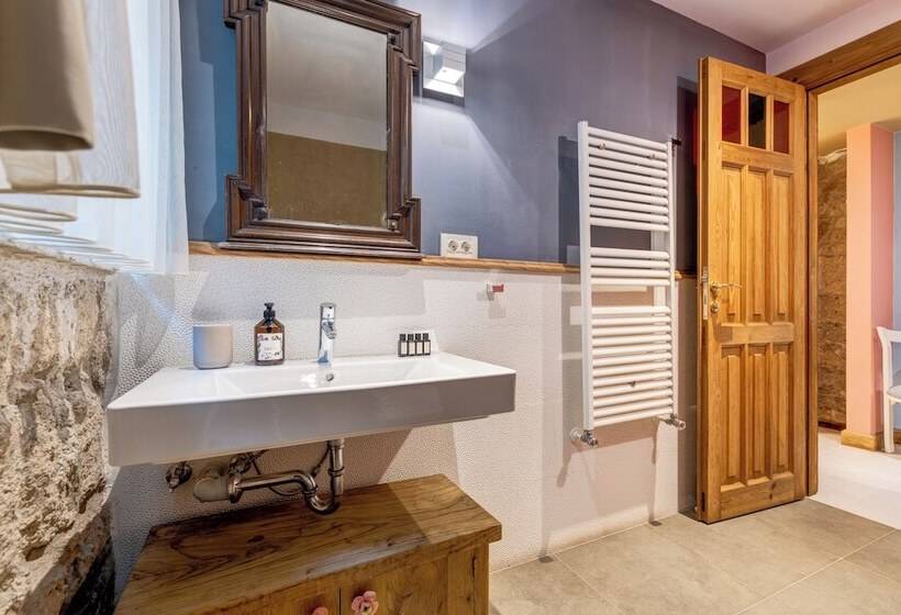 بنسيون Sakin Ev