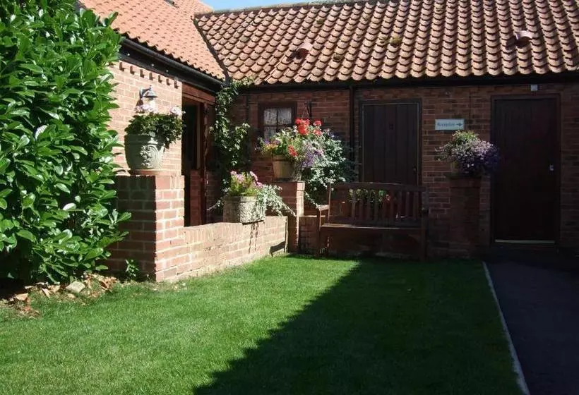 Majatalo Willow Tree Cottages