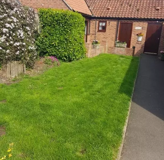 Majatalo Willow Tree Cottages