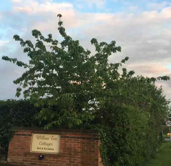 Majatalo Willow Tree Cottages