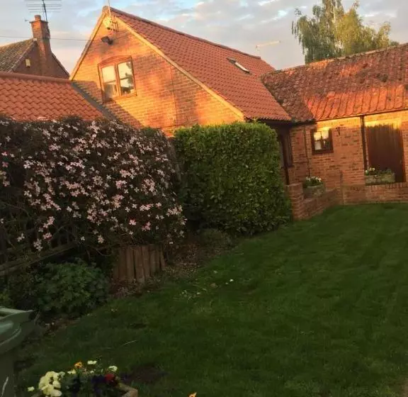 Majatalo Willow Tree Cottages