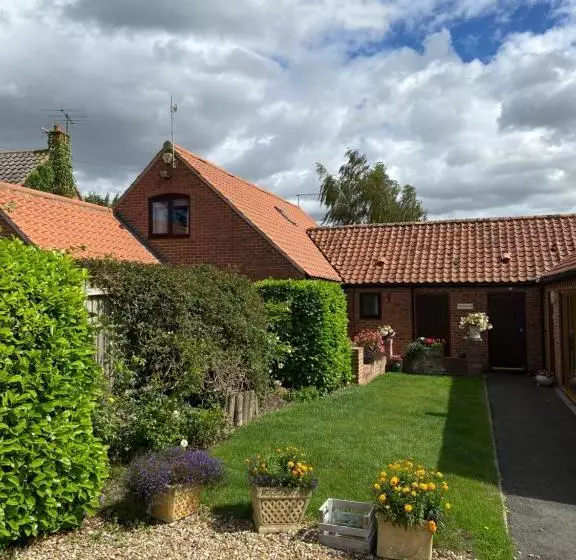 Majatalo Willow Tree Cottages