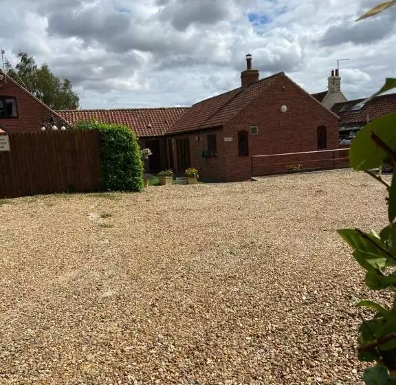 Majatalo Willow Tree Cottages