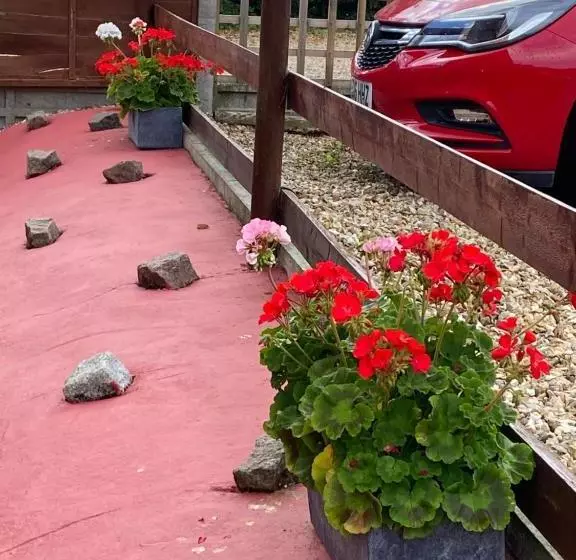 Majatalo Willow Tree Cottages